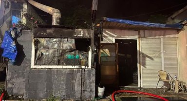 Serik'te kokoreççi yandı