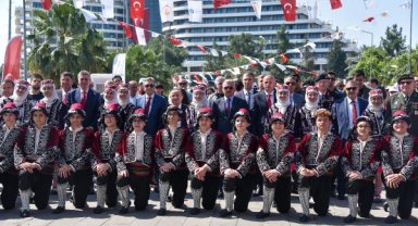 Spor salonunda 19 Mayıs töreni