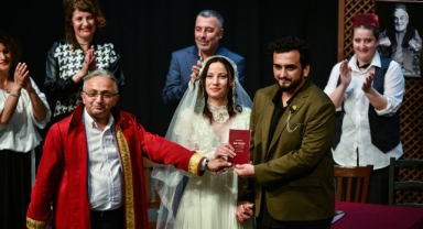 Tanıştıkları sahnede 13 yıl sonra dünyaevine girdiler