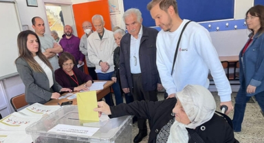 Tekerlekli sandalye ile oyunu kullandı