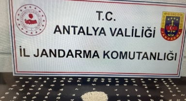 Üzerinden bin 427  uyuşturucu hap çıktı