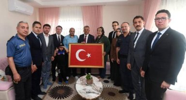 Validen şehit ailelerine ziyaret