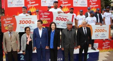 Yarışmada, 3 dakikada 260 gram acı biber yedi