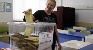 Yerleşik yabancılar da oy kullandı