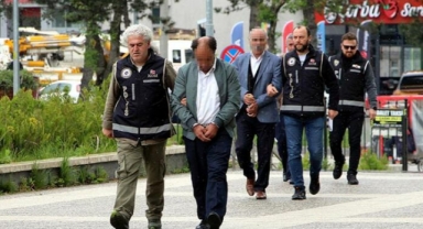 Yolcu otobüsünde 18 ruhsatsız tabanca ele geçirildi; 3 kardeş gözaltına alındı