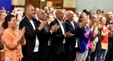 ‘Yolumuz sarı saçlı  mavi gözlünün yolu’