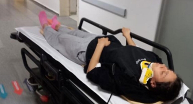 Yurdun penceresinden sarkıttığı çarşaf kopunca düştü