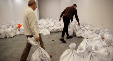 Yurt dışında kullanılan oylar Türkiye'ye getiriliyor