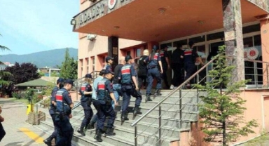 4 ilde FETÖ üyelerini yurt dışına kaçıranlara operasyon: 13 gözaltı