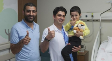 5'inci kattan atladı, burnu bile kanamadı