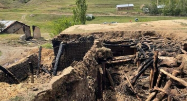  6 farklı noktada yangın çıktı; 13 büyükbaş öldü, ev ve ahırlar yandı