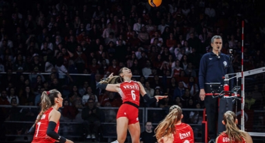 A Milli Kadın Voleybol Takımı, Polonya'ya yenildi