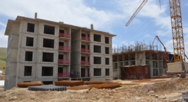 Afşin'de deprem konutları yükseliyor