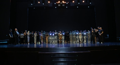 Andy Show,  sanatseverlerin  beğenisine sunuldu