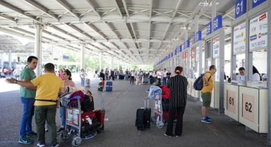 Antalya'ya hava yoluyla gelen turist sayısı 5 milyonu aştı