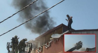 Arnavutköy'de yangında mahsur kalanları itfaiye kurtardı