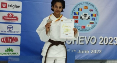 Balkan 2’ncisi Kepezli Elif