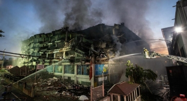 Başakşehir'de fabrikada çıkan yangını söndürme çalışmaları 37 saattir devam ediyor