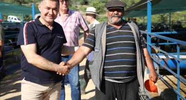 Başkan Yücel'den Kurban Satış Tesisi'ne ziyaret