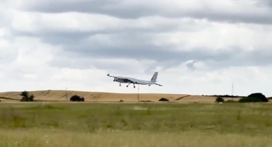 Bayraktar AKINCI’nın Hassas Güdüm Kiti ile yaptığı test atışı başarıyla tamamlandı