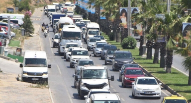 Bodrum'a 3,5 günde 50 binden fazla araç geldi