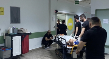 Boğanın teptiği kişi ağır yaralandı