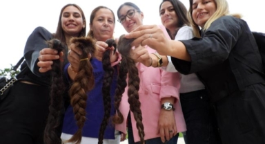 BU HAREKET  ALKIŞLANIR