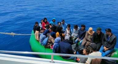 Çanakkale'de 31 kaçak göçmen kurtarıldı