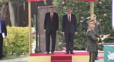 Cumhurbaşkanı Erdoğan, KKTC’de resmi törenle karşılandı