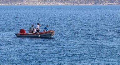 Dalış rekortmeni Şahika, bu defa Plastiksiz Kaş Projesi için nefesini tuttu