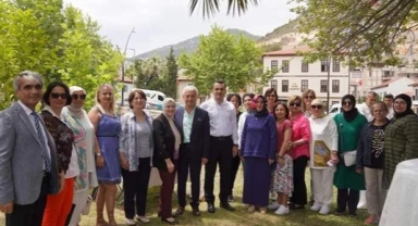 Finike HEM’de yıl sonu sergisi