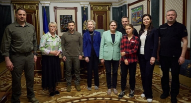 Greta Thunberg, Kiev'de Zelenski ile görüştü