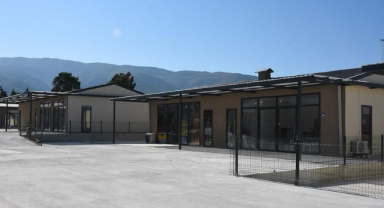 Hatay'da 2 bin 509 depremzede esnafa geçici iş yerleri teslim edildi