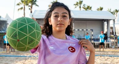 Hentbolcu depremzede Sena, Avrupa şampiyonasına hazırlanıyor