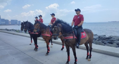 İstanbul sahillerinde atlı şövalyeler denetimde