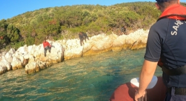 İzmir açıklarında yardım isteyen 12 düzensiz göçmen kurtarıldı