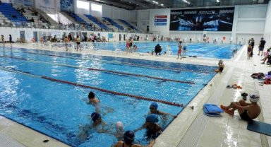 Kepez'in Adnan Menderes Yüzme Havuzu'na yoğun ilgi