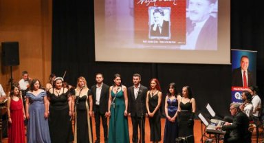 Konserde sürpriz evlilik teklifi