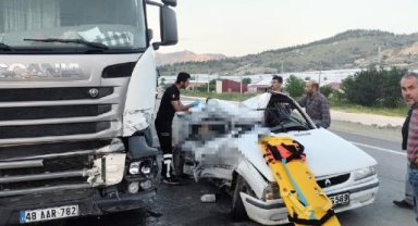 Korkuteli'de kaza: 1 ölü, 2 yaralı