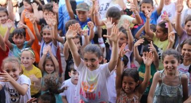 Kumlucalı çocuklar şenlikte buluştu