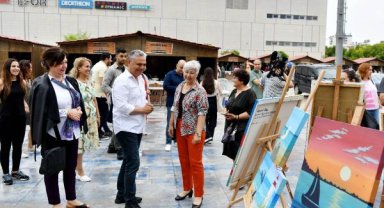 Kursiyerlerin el emeği sergisi Atatürk Kent Meydanı'nda açıldı