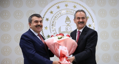 Milli Eğitim Bakanlığında devir teslim töreni yapıldı