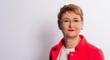 NATO’nun ilk kadın sözcüsü Lungescu, görevini yardımcısına devredecek