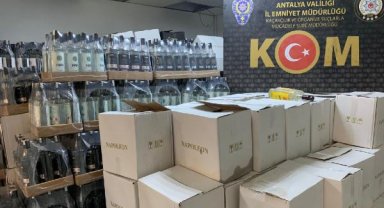 Otel deposundan 6 bin 919 şişe sahte içki çıktı