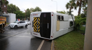 Otel servisi devrildi 13 personel yaralandı