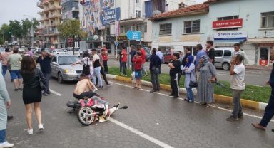 Otomobilin çarptığı elektrikli bisikletteki çocuk hayatını kaybetti