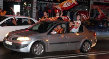 Şampiyonun 'derbi' coşkusu