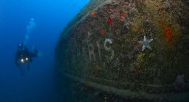 Savaşta batırılan Paris 2'de 'hatıra' tahribatı