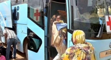 Sudan'da 300’den fazla çocuk güvenli yere götürüldü