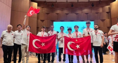 Türk öğrencilere 3 altın, 3 gümüş madalya